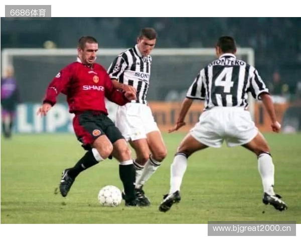 曼晚:阿马德可胜任右翼卫位置,但曼联需再引进一名左翼卫